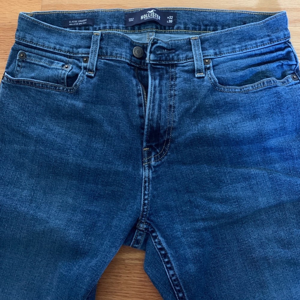 Men’s Hollister classic straight jeans.